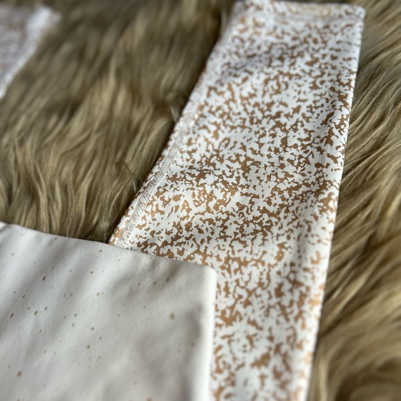 Buff Bunny White Speckled Leggings - Picture 5 of 8